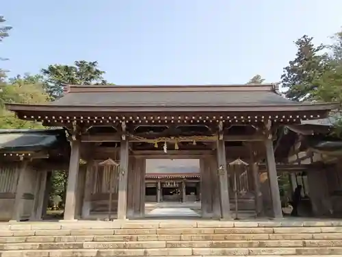 名和神社の山門