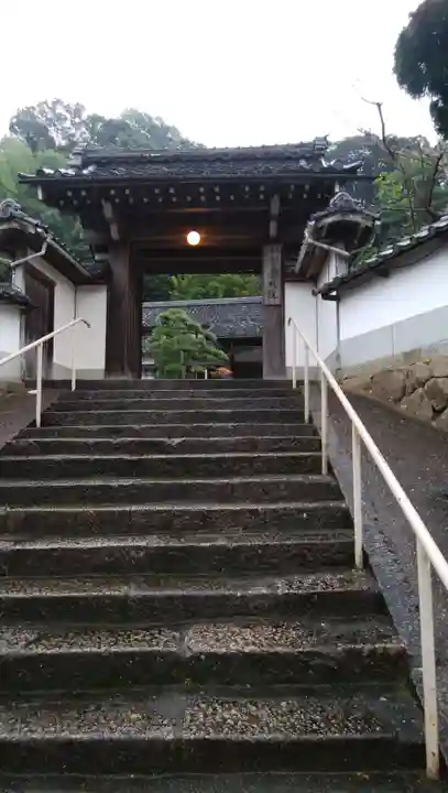 栄照院の山門・神門