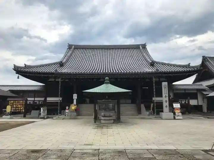 金倉寺の本殿・本堂
