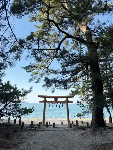 壱岐神社の{uncategorized: "未分類", other: "その他", undefined: "問題あり", building: "その他建物", grave: "お墓", sacred_gate: "鳥居", guardian: "狛犬", statue: "像", buddha: "仏像", history: "歴史", nature: "自然", garden: "庭園", animal: "動物", pagoda: "塔", temizu: "手水舎", mountain_gate: "山門・神門", sanctuary: "本殿・本堂", subordinate: "末社・摂社", art: "芸術", scenery: "景色", jizo: "地蔵", ema: "絵馬", goshuin: "御朱印", omikuji: "おみくじ", items: "授与品その他", amulet: "お守り", goshuincho: "御朱印帳", eats: "食事", festival: "お祭り", votive_dance: "神楽", shichigosan: "七五三参", wedding: "結婚式", experience: "体験その他", initially: "初詣", around: "周辺", anti_infection: "感染症対策"}