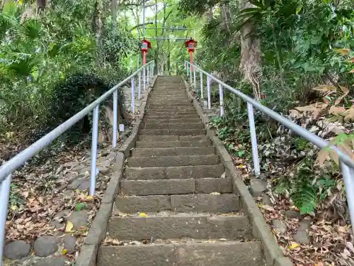 大麻止乃豆乃天神社の{uncategorized: "未分類", other: "その他", undefined: "問題あり", building: "その他建物", grave: "お墓", sacred_gate: "鳥居", guardian: "狛犬", statue: "像", buddha: "仏像", history: "歴史", nature: "自然", garden: "庭園", animal: "動物", pagoda: "塔", temizu: "手水舎", mountain_gate: "山門・神門", sanctuary: "本殿・本堂", subordinate: "末社・摂社", art: "芸術", scenery: "景色", jizo: "地蔵", ema: "絵馬", goshuin: "御朱印", omikuji: "おみくじ", items: "授与品その他", amulet: "お守り", goshuincho: "御朱印帳", eats: "食事", festival: "お祭り", votive_dance: "神楽", shichigosan: "七五三参", wedding: "結婚式", experience: "体験その他", initially: "初詣", around: "周辺", anti_infection: "感染症対策"}