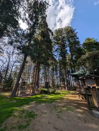 日高神社の{uncategorized: "未分類", other: "その他", undefined: "問題あり", building: "その他建物", grave: "お墓", sacred_gate: "鳥居", guardian: "狛犬", statue: "像", buddha: "仏像", history: "歴史", nature: "自然", garden: "庭園", animal: "動物", pagoda: "塔", temizu: "手水舎", mountain_gate: "山門・神門", sanctuary: "本殿・本堂", subordinate: "末社・摂社", art: "芸術", scenery: "景色", jizo: "地蔵", ema: "絵馬", goshuin: "御朱印", omikuji: "おみくじ", items: "授与品その他", amulet: "お守り", goshuincho: "御朱印帳", eats: "食事", festival: "お祭り", votive_dance: "神楽", shichigosan: "七五三参", wedding: "結婚式", experience: "体験その他", initially: "初詣", around: "周辺", anti_infection: "感染症対策"}