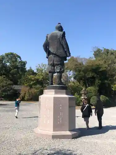 豊國神社の像