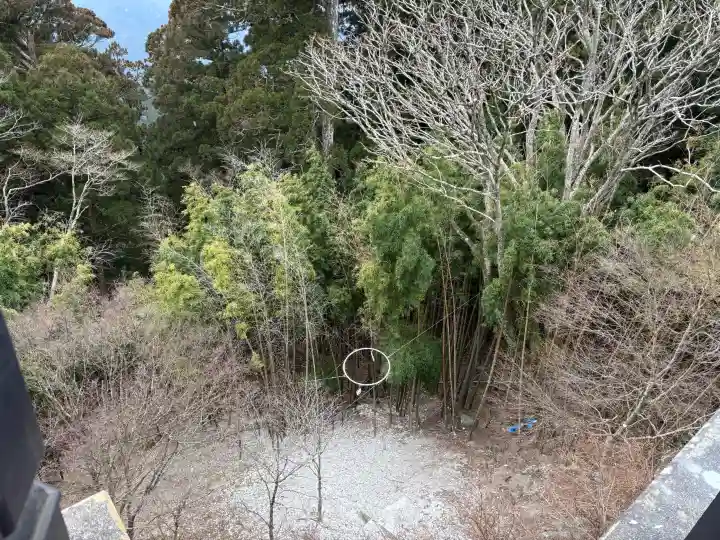 秋葉山本宮 秋葉神社 上社の{uncategorized: "未分類", other: "その他", undefined: "問題あり", building: "その他建物", grave: "お墓", sacred_gate: "鳥居", guardian: "狛犬", statue: "像", buddha: "仏像", history: "歴史", nature: "自然", garden: "庭園", animal: "動物", pagoda: "塔", temizu: "手水舎", mountain_gate: "山門・神門", sanctuary: "本殿・本堂", subordinate: "末社・摂社", art: "芸術", scenery: "景色", jizo: "地蔵", ema: "絵馬", goshuin: "御朱印", omikuji: "おみくじ", items: "授与品その他", amulet: "お守り", goshuincho: "御朱印帳", eats: "食事", festival: "お祭り", votive_dance: "神楽", shichigosan: "七五三参", wedding: "結婚式", experience: "体験その他", initially: "初詣", around: "周辺", anti_infection: "感染症対策"}