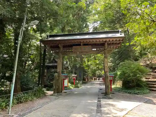 高尾山薬王院の山門・神門