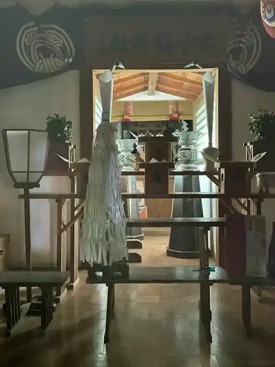 出世稲荷神社の{uncategorized: "未分類", other: "その他", undefined: "問題あり", building: "その他建物", grave: "お墓", sacred_gate: "鳥居", guardian: "狛犬", statue: "像", buddha: "仏像", history: "歴史", nature: "自然", garden: "庭園", animal: "動物", pagoda: "塔", temizu: "手水舎", mountain_gate: "山門・神門", sanctuary: "本殿・本堂", subordinate: "末社・摂社", art: "芸術", scenery: "景色", jizo: "地蔵", ema: "絵馬", goshuin: "御朱印", omikuji: "おみくじ", items: "授与品その他", amulet: "お守り", goshuincho: "御朱印帳", eats: "食事", festival: "お祭り", votive_dance: "神楽", shichigosan: "七五三参", wedding: "結婚式", experience: "体験その他", initially: "初詣", around: "周辺", anti_infection: "感染症対策"}