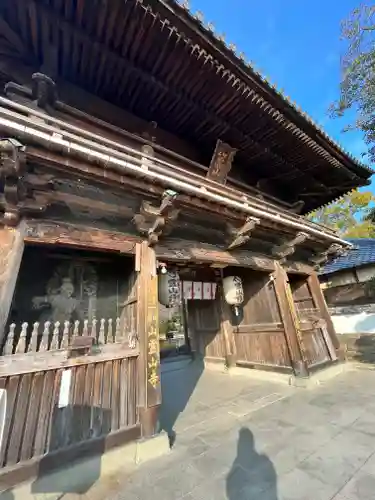 霊山寺の山門