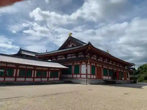 薬師寺の本殿・本堂