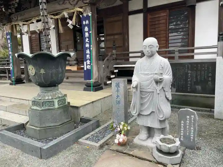 西善院の{uncategorized: "未分類", other: "その他", undefined: "問題あり", building: "その他建物", grave: "お墓", sacred_gate: "鳥居", guardian: "狛犬", statue: "像", buddha: "仏像", history: "歴史", nature: "自然", garden: "庭園", animal: "動物", pagoda: "塔", temizu: "手水舎", mountain_gate: "山門・神門", sanctuary: "本殿・本堂", subordinate: "末社・摂社", art: "芸術", scenery: "景色", jizo: "地蔵", ema: "絵馬", goshuin: "御朱印", omikuji: "おみくじ", items: "授与品その他", amulet: "お守り", goshuincho: "御朱印帳", eats: "食事", festival: "お祭り", votive_dance: "神楽", shichigosan: "七五三参", wedding: "結婚式", experience: "体験その他", initially: "初詣", around: "周辺", anti_infection: "感染症対策"}