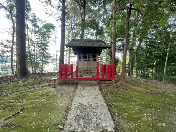 尾白稲荷神社(岐阜県)