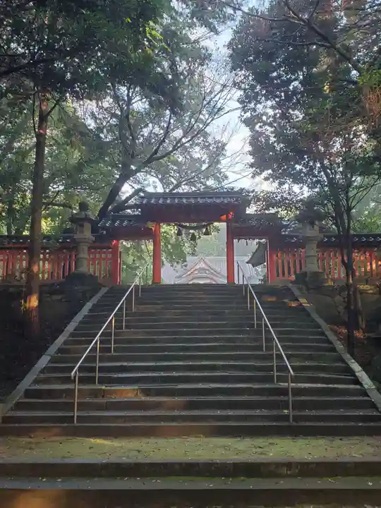 山中八幡宮の山門・神門