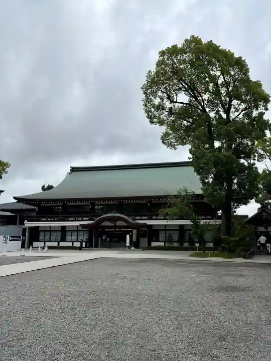 寒川神社の{uncategorized: "未分類", other: "その他", undefined: "問題あり", building: "その他建物", grave: "お墓", sacred_gate: "鳥居", guardian: "狛犬", statue: "像", buddha: "仏像", history: "歴史", nature: "自然", garden: "庭園", animal: "動物", pagoda: "塔", temizu: "手水舎", mountain_gate: "山門・神門", sanctuary: "本殿・本堂", subordinate: "末社・摂社", art: "芸術", scenery: "景色", jizo: "地蔵", ema: "絵馬", goshuin: "御朱印", omikuji: "おみくじ", items: "授与品その他", amulet: "お守り", goshuincho: "御朱印帳", eats: "食事", festival: "お祭り", votive_dance: "神楽", shichigosan: "七五三参", wedding: "結婚式", experience: "体験その他", initially: "初詣", around: "周辺", anti_infection: "感染症対策"}