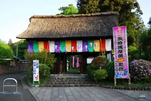 塩船観音寺の山門・神門