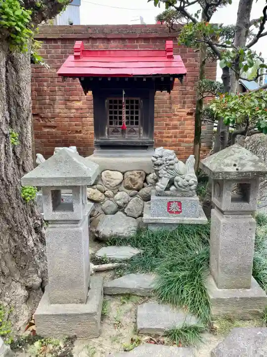 笠間稲荷神社の{uncategorized: "未分類", other: "その他", undefined: "問題あり", building: "その他建物", grave: "お墓", sacred_gate: "鳥居", guardian: "狛犬", statue: "像", buddha: "仏像", history: "歴史", nature: "自然", garden: "庭園", animal: "動物", pagoda: "塔", temizu: "手水舎", mountain_gate: "山門・神門", sanctuary: "本殿・本堂", subordinate: "末社・摂社", art: "芸術", scenery: "景色", jizo: "地蔵", ema: "絵馬", goshuin: "御朱印", omikuji: "おみくじ", items: "授与品その他", amulet: "お守り", goshuincho: "御朱印帳", eats: "食事", festival: "お祭り", votive_dance: "神楽", shichigosan: "七五三参", wedding: "結婚式", experience: "体験その他", initially: "初詣", around: "周辺", anti_infection: "感染症対策"}