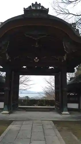 西教寺の山門・神門