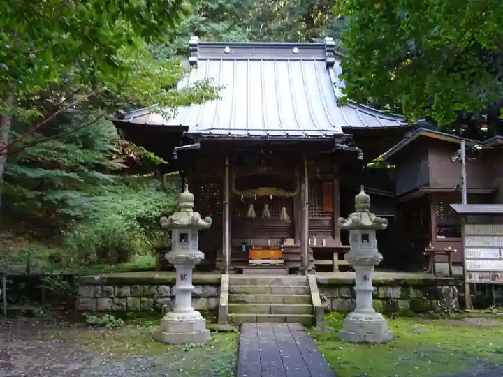 白山神社の本殿・本堂