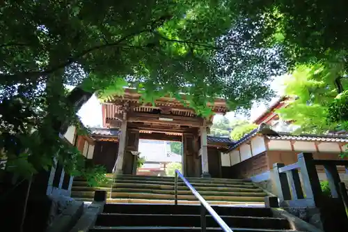 松源寺の山門