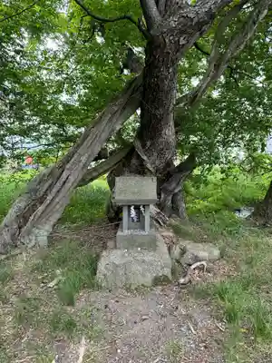 諏訪大社上社前宮の末社・摂社