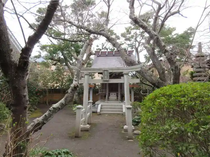 宝戒寺の末社・摂社