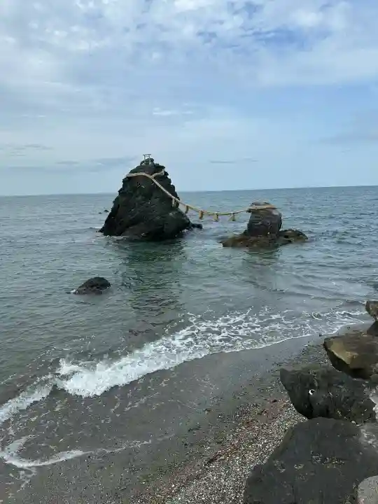 二見興玉神社の{uncategorized: "未分類", other: "その他", undefined: "問題あり", building: "その他建物", grave: "お墓", sacred_gate: "鳥居", guardian: "狛犬", statue: "像", buddha: "仏像", history: "歴史", nature: "自然", garden: "庭園", animal: "動物", pagoda: "塔", temizu: "手水舎", mountain_gate: "山門・神門", sanctuary: "本殿・本堂", subordinate: "末社・摂社", art: "芸術", scenery: "景色", jizo: "地蔵", ema: "絵馬", goshuin: "御朱印", omikuji: "おみくじ", items: "授与品その他", amulet: "お守り", goshuincho: "御朱印帳", eats: "食事", festival: "お祭り", votive_dance: "神楽", shichigosan: "七五三参", wedding: "結婚式", experience: "体験その他", initially: "初詣", around: "周辺", anti_infection: "感染症対策"}