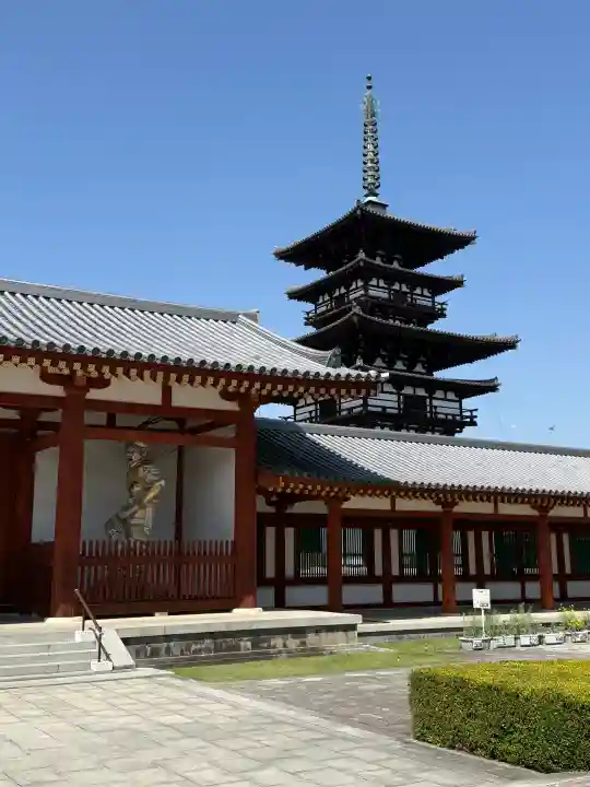 薬師寺の{uncategorized: "未分類", other: "その他", undefined: "問題あり", building: "その他建物", grave: "お墓", sacred_gate: "鳥居", guardian: "狛犬", statue: "像", buddha: "仏像", history: "歴史", nature: "自然", garden: "庭園", animal: "動物", pagoda: "塔", temizu: "手水舎", mountain_gate: "山門・神門", sanctuary: "本殿・本堂", subordinate: "末社・摂社", art: "芸術", scenery: "景色", jizo: "地蔵", ema: "絵馬", goshuin: "御朱印", omikuji: "おみくじ", items: "授与品その他", amulet: "お守り", goshuincho: "御朱印帳", eats: "食事", festival: "お祭り", votive_dance: "神楽", shichigosan: "七五三参", wedding: "結婚式", experience: "体験その他", initially: "初詣", around: "周辺", anti_infection: "感染症対策"}