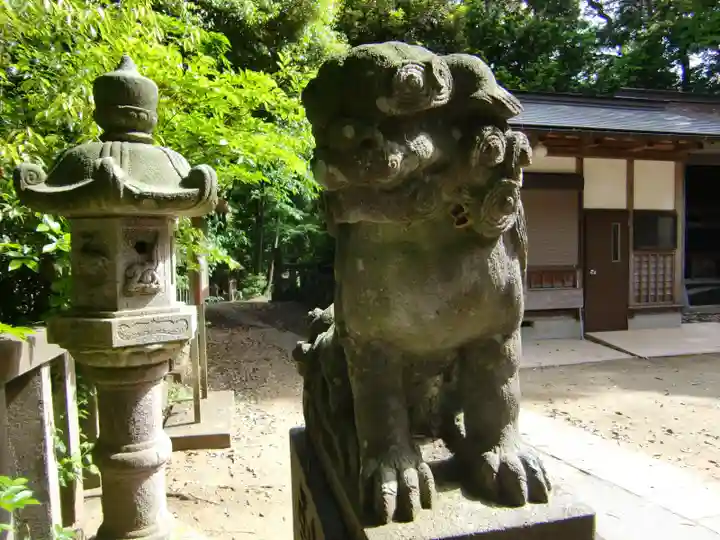 諏訪神社の狛犬