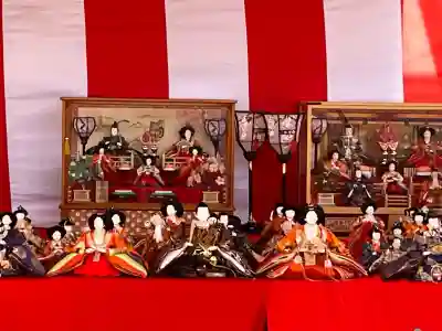 福島八幡宮の{uncategorized: "未分類", other: "その他", undefined: "問題あり", building: "その他建物", grave: "お墓", sacred_gate: "鳥居", guardian: "狛犬", statue: "像", buddha: "仏像", history: "歴史", nature: "自然", garden: "庭園", animal: "動物", pagoda: "塔", temizu: "手水舎", mountain_gate: "山門・神門", sanctuary: "本殿・本堂", subordinate: "末社・摂社", art: "芸術", scenery: "景色", jizo: "地蔵", ema: "絵馬", goshuin: "御朱印", omikuji: "おみくじ", items: "授与品その他", amulet: "お守り", goshuincho: "御朱印帳", eats: "食事", festival: "お祭り", votive_dance: "神楽", shichigosan: "七五三参", wedding: "結婚式", experience: "体験その他", initially: "初詣", around: "周辺", anti_infection: "感染症対策"}