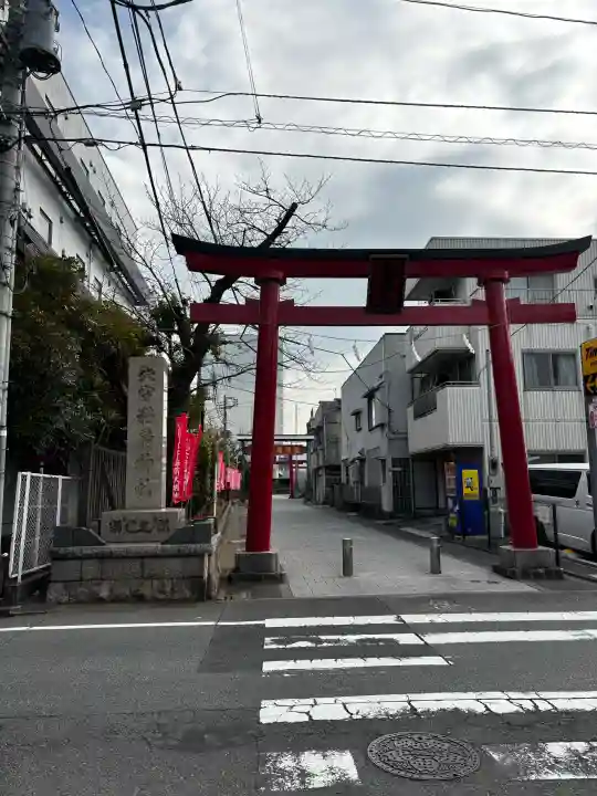東京羽田 穴守稲荷神社の{uncategorized: "未分類", other: "その他", undefined: "問題あり", building: "その他建物", grave: "お墓", sacred_gate: "鳥居", guardian: "狛犬", statue: "像", buddha: "仏像", history: "歴史", nature: "自然", garden: "庭園", animal: "動物", pagoda: "塔", temizu: "手水舎", mountain_gate: "山門・神門", sanctuary: "本殿・本堂", subordinate: "末社・摂社", art: "芸術", scenery: "景色", jizo: "地蔵", ema: "絵馬", goshuin: "御朱印", omikuji: "おみくじ", items: "授与品その他", amulet: "お守り", goshuincho: "御朱印帳", eats: "食事", festival: "お祭り", votive_dance: "神楽", shichigosan: "七五三参", wedding: "結婚式", experience: "体験その他", initially: "初詣", around: "周辺", anti_infection: "感染症対策"}