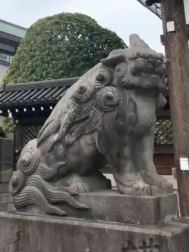 成田山新勝寺の狛犬