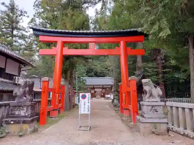 宇太水分神社（中社）の{uncategorized: "未分類", other: "その他", undefined: "問題あり", building: "その他建物", grave: "お墓", sacred_gate: "鳥居", guardian: "狛犬", statue: "像", buddha: "仏像", history: "歴史", nature: "自然", garden: "庭園", animal: "動物", pagoda: "塔", temizu: "手水舎", mountain_gate: "山門・神門", sanctuary: "本殿・本堂", subordinate: "末社・摂社", art: "芸術", scenery: "景色", jizo: "地蔵", ema: "絵馬", goshuin: "御朱印", omikuji: "おみくじ", items: "授与品その他", amulet: "お守り", goshuincho: "御朱印帳", eats: "食事", festival: "お祭り", votive_dance: "神楽", shichigosan: "七五三参", wedding: "結婚式", experience: "体験その他", initially: "初詣", around: "周辺", anti_infection: "感染症対策"}