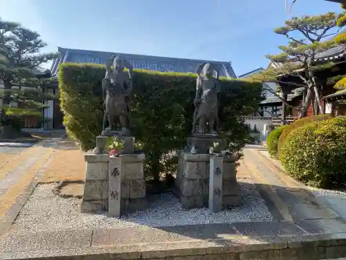 明王院の{uncategorized: "未分類", other: "その他", undefined: "問題あり", building: "その他建物", grave: "お墓", sacred_gate: "鳥居", guardian: "狛犬", statue: "像", buddha: "仏像", history: "歴史", nature: "自然", garden: "庭園", animal: "動物", pagoda: "塔", temizu: "手水舎", mountain_gate: "山門・神門", sanctuary: "本殿・本堂", subordinate: "末社・摂社", art: "芸術", scenery: "景色", jizo: "地蔵", ema: "絵馬", goshuin: "御朱印", omikuji: "おみくじ", items: "授与品その他", amulet: "お守り", goshuincho: "御朱印帳", eats: "食事", festival: "お祭り", votive_dance: "神楽", shichigosan: "七五三参", wedding: "結婚式", experience: "体験その他", initially: "初詣", around: "周辺", anti_infection: "感染症対策"}