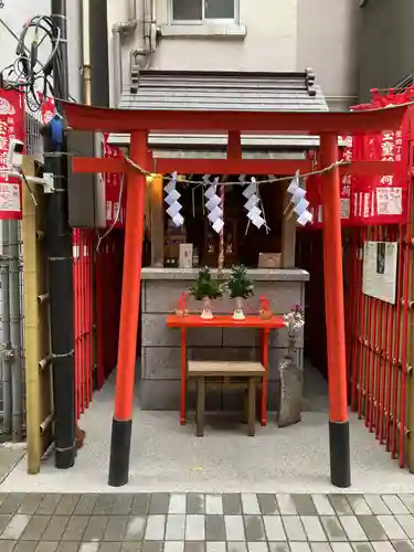 宝童稲荷神社の鳥居