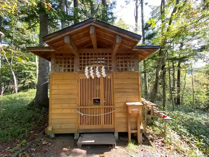 阿寒岳神社奥之院(北海道)