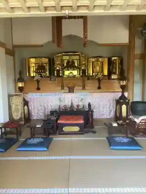医王寺の本殿・本堂