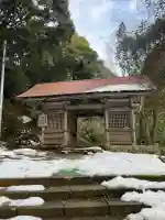 華蔵寺の{uncategorized: "未分類", other: "その他", undefined: "問題あり", building: "その他建物", grave: "お墓", sacred_gate: "鳥居", guardian: "狛犬", statue: "像", buddha: "仏像", history: "歴史", nature: "自然", garden: "庭園", animal: "動物", pagoda: "塔", temizu: "手水舎", mountain_gate: "山門・神門", sanctuary: "本殿・本堂", subordinate: "末社・摂社", art: "芸術", scenery: "景色", jizo: "地蔵", ema: "絵馬", goshuin: "御朱印", omikuji: "おみくじ", items: "授与品その他", amulet: "お守り", goshuincho: "御朱印帳", eats: "食事", festival: "お祭り", votive_dance: "神楽", shichigosan: "七五三参", wedding: "結婚式", experience: "体験その他", initially: "初詣", around: "周辺", anti_infection: "感染症対策"}