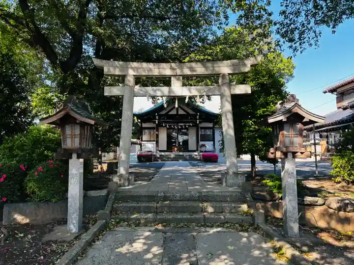 七郷神社の{uncategorized: "未分類", other: "その他", undefined: "問題あり", building: "その他建物", grave: "お墓", sacred_gate: "鳥居", guardian: "狛犬", statue: "像", buddha: "仏像", history: "歴史", nature: "自然", garden: "庭園", animal: "動物", pagoda: "塔", temizu: "手水舎", mountain_gate: "山門・神門", sanctuary: "本殿・本堂", subordinate: "末社・摂社", art: "芸術", scenery: "景色", jizo: "地蔵", ema: "絵馬", goshuin: "御朱印", omikuji: "おみくじ", items: "授与品その他", amulet: "お守り", goshuincho: "御朱印帳", eats: "食事", festival: "お祭り", votive_dance: "神楽", shichigosan: "七五三参", wedding: "結婚式", experience: "体験その他", initially: "初詣", around: "周辺", anti_infection: "感染症対策"}