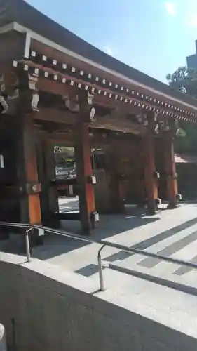 警固神社の山門