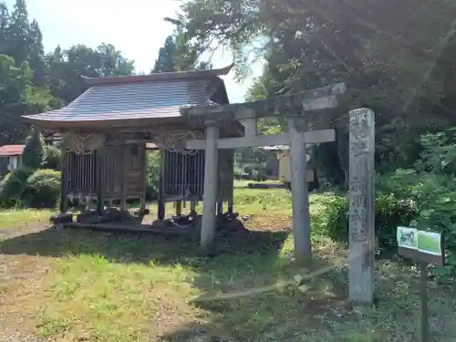 神明神社の山門