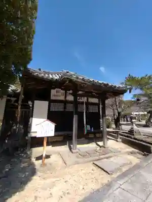 粉河寺の{uncategorized: "未分類", other: "その他", undefined: "問題あり", building: "その他建物", grave: "お墓", sacred_gate: "鳥居", guardian: "狛犬", statue: "像", buddha: "仏像", history: "歴史", nature: "自然", garden: "庭園", animal: "動物", pagoda: "塔", temizu: "手水舎", mountain_gate: "山門・神門", sanctuary: "本殿・本堂", subordinate: "末社・摂社", art: "芸術", scenery: "景色", jizo: "地蔵", ema: "絵馬", goshuin: "御朱印", omikuji: "おみくじ", items: "授与品その他", amulet: "お守り", goshuincho: "御朱印帳", eats: "食事", festival: "お祭り", votive_dance: "神楽", shichigosan: "七五三参", wedding: "結婚式", experience: "体験その他", initially: "初詣", around: "周辺", anti_infection: "感染症対策"}