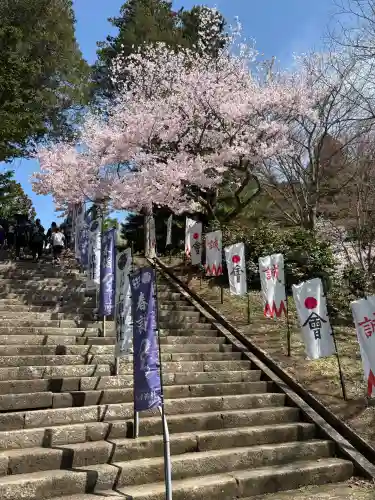 土津神社｜こどもと出世の神さまの{uncategorized: "未分類", other: "その他", undefined: "問題あり", building: "その他建物", grave: "お墓", sacred_gate: "鳥居", guardian: "狛犬", statue: "像", buddha: "仏像", history: "歴史", nature: "自然", garden: "庭園", animal: "動物", pagoda: "塔", temizu: "手水舎", mountain_gate: "山門・神門", sanctuary: "本殿・本堂", subordinate: "末社・摂社", art: "芸術", scenery: "景色", jizo: "地蔵", ema: "絵馬", goshuin: "御朱印", omikuji: "おみくじ", items: "授与品その他", amulet: "お守り", goshuincho: "御朱印帳", eats: "食事", festival: "お祭り", votive_dance: "神楽", shichigosan: "七五三参", wedding: "結婚式", experience: "体験その他", initially: "初詣", around: "周辺", anti_infection: "感染症対策"}