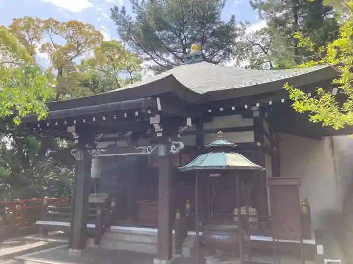 門戸厄神東光寺の本殿・本堂