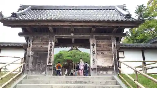 中尊寺の山門・神門