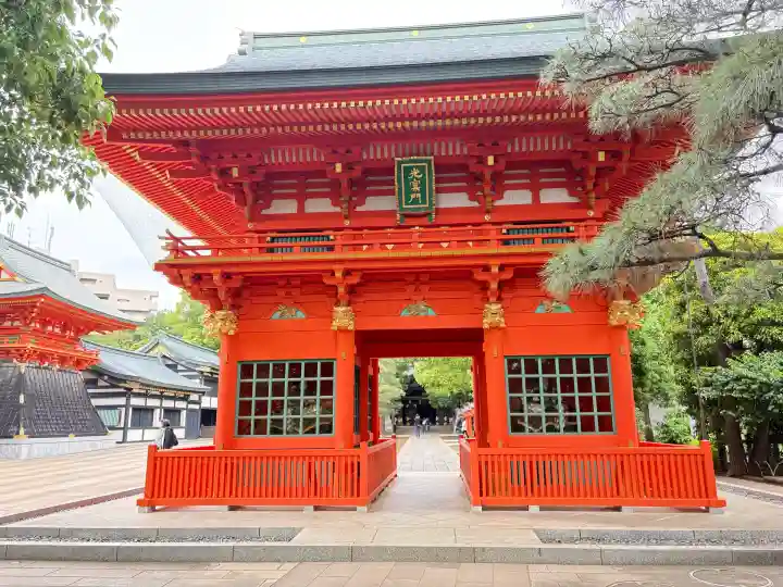 穴八幡宮の{uncategorized: "未分類", other: "その他", undefined: "問題あり", building: "その他建物", grave: "お墓", sacred_gate: "鳥居", guardian: "狛犬", statue: "像", buddha: "仏像", history: "歴史", nature: "自然", garden: "庭園", animal: "動物", pagoda: "塔", temizu: "手水舎", mountain_gate: "山門・神門", sanctuary: "本殿・本堂", subordinate: "末社・摂社", art: "芸術", scenery: "景色", jizo: "地蔵", ema: "絵馬", goshuin: "御朱印", omikuji: "おみくじ", items: "授与品その他", amulet: "お守り", goshuincho: "御朱印帳", eats: "食事", festival: "お祭り", votive_dance: "神楽", shichigosan: "七五三参", wedding: "結婚式", experience: "体験その他", initially: "初詣", around: "周辺", anti_infection: "感染症対策"}