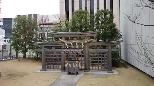 ギンザコマツ三輪神社の鳥居