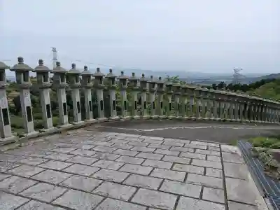 総本山　本福寺の{uncategorized: "未分類", other: "その他", undefined: "問題あり", building: "その他建物", grave: "お墓", sacred_gate: "鳥居", guardian: "狛犬", statue: "像", buddha: "仏像", history: "歴史", nature: "自然", garden: "庭園", animal: "動物", pagoda: "塔", temizu: "手水舎", mountain_gate: "山門・神門", sanctuary: "本殿・本堂", subordinate: "末社・摂社", art: "芸術", scenery: "景色", jizo: "地蔵", ema: "絵馬", goshuin: "御朱印", omikuji: "おみくじ", items: "授与品その他", amulet: "お守り", goshuincho: "御朱印帳", eats: "食事", festival: "お祭り", votive_dance: "神楽", shichigosan: "七五三参", wedding: "結婚式", experience: "体験その他", initially: "初詣", around: "周辺", anti_infection: "感染症対策"}