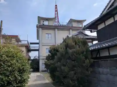 喜登閣教会の{uncategorized: "未分類", other: "その他", undefined: "問題あり", building: "その他建物", grave: "お墓", sacred_gate: "鳥居", guardian: "狛犬", statue: "像", buddha: "仏像", history: "歴史", nature: "自然", garden: "庭園", animal: "動物", pagoda: "塔", temizu: "手水舎", mountain_gate: "山門・神門", sanctuary: "本殿・本堂", subordinate: "末社・摂社", art: "芸術", scenery: "景色", jizo: "地蔵", ema: "絵馬", goshuin: "御朱印", omikuji: "おみくじ", items: "授与品その他", amulet: "お守り", goshuincho: "御朱印帳", eats: "食事", festival: "お祭り", votive_dance: "神楽", shichigosan: "七五三参", wedding: "結婚式", experience: "体験その他", initially: "初詣", around: "周辺", anti_infection: "感染症対策"}