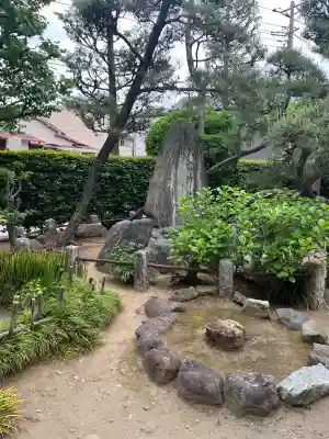 薭田神社の{uncategorized: "未分類", other: "その他", undefined: "問題あり", building: "その他建物", grave: "お墓", sacred_gate: "鳥居", guardian: "狛犬", statue: "像", buddha: "仏像", history: "歴史", nature: "自然", garden: "庭園", animal: "動物", pagoda: "塔", temizu: "手水舎", mountain_gate: "山門・神門", sanctuary: "本殿・本堂", subordinate: "末社・摂社", art: "芸術", scenery: "景色", jizo: "地蔵", ema: "絵馬", goshuin: "御朱印", omikuji: "おみくじ", items: "授与品その他", amulet: "お守り", goshuincho: "御朱印帳", eats: "食事", festival: "お祭り", votive_dance: "神楽", shichigosan: "七五三参", wedding: "結婚式", experience: "体験その他", initially: "初詣", around: "周辺", anti_infection: "感染症対策"}