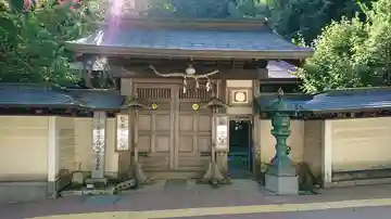 巴陵院の山門・神門