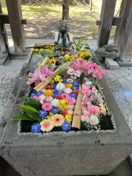 札幌護國神社の{uncategorized: "未分類", other: "その他", undefined: "問題あり", building: "その他建物", grave: "お墓", sacred_gate: "鳥居", guardian: "狛犬", statue: "像", buddha: "仏像", history: "歴史", nature: "自然", garden: "庭園", animal: "動物", pagoda: "塔", temizu: "手水舎", mountain_gate: "山門・神門", sanctuary: "本殿・本堂", subordinate: "末社・摂社", art: "芸術", scenery: "景色", jizo: "地蔵", ema: "絵馬", goshuin: "御朱印", omikuji: "おみくじ", items: "授与品その他", amulet: "お守り", goshuincho: "御朱印帳", eats: "食事", festival: "お祭り", votive_dance: "神楽", shichigosan: "七五三参", wedding: "結婚式", experience: "体験その他", initially: "初詣", around: "周辺", anti_infection: "感染症対策"}