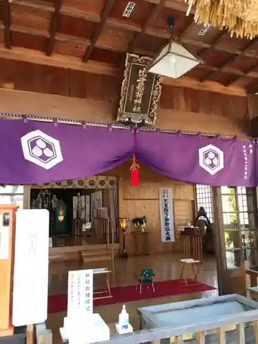 出世稻荷神社の本殿